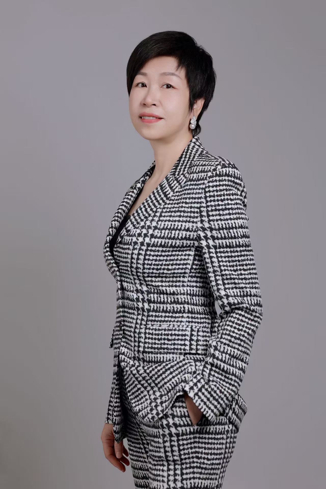 徐雪香站姿肖像